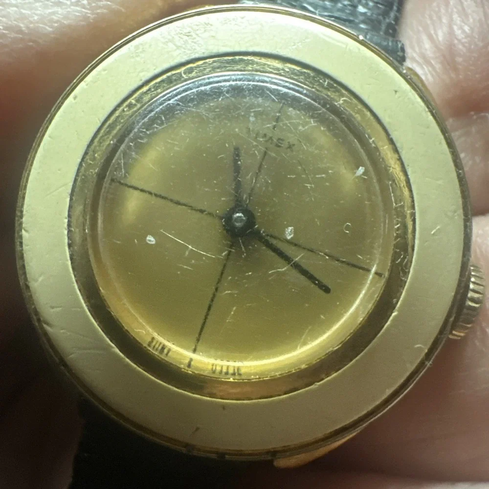 Working Vintage Timex Manual Wind Women's Watch Rare Black Leather 28mm Fit 6.25